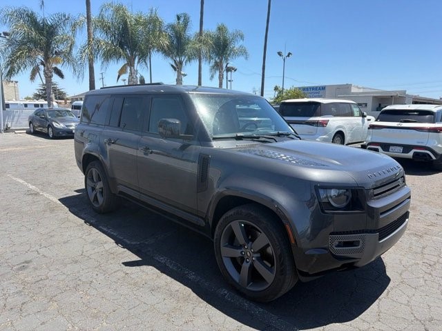 2024 Land Rover Defender Outbound 130 P400 Outbound Intercooled Turbo Gas/Electric I-6 3.0 L/183 [0]
