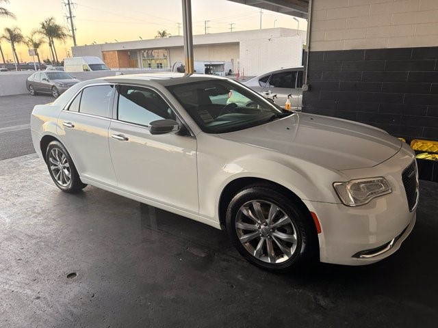 2018 Chrysler 300 Limited Limited AWD Regular Unleaded V-6 3.6 L/220 [0]