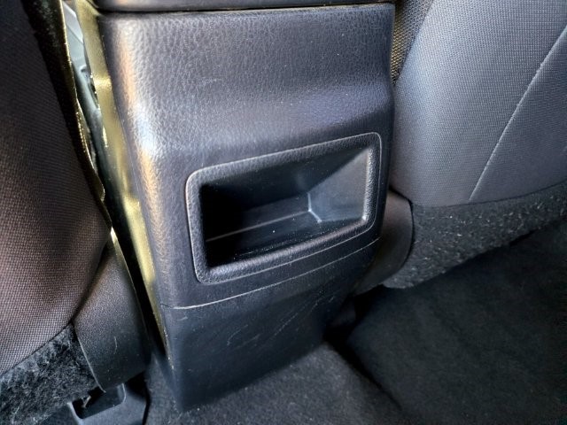 2019 Toyota Corolla LE - Photo 18
