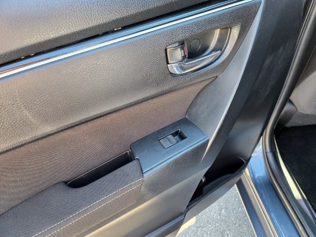 2019 Toyota Corolla LE - Photo 19