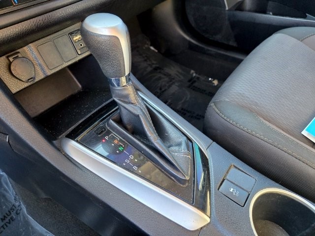 2019 Toyota Corolla LE - Photo 29