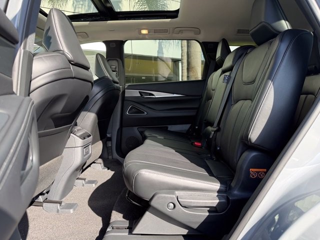2027 INFINITI QX60 LUXE LUXE FWD Intercooled Turbo Premium Gasoline I-4 2.0 L/122 [18]
