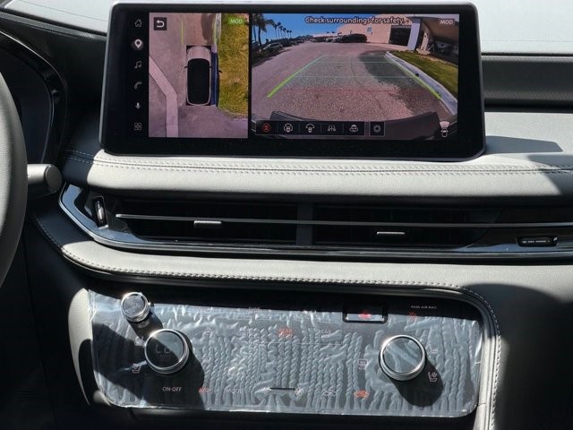 2027 INFINITI QX60 LUXE LUXE FWD Intercooled Turbo Premium Gasoline I-4 2.0 L/122 [32]