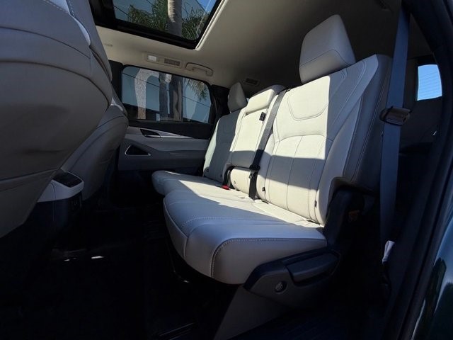 2027 INFINITI QX60 LUXE LUXE AWD Intercooled Turbo Premium Gasoline I-4 2.0 L/122 [17]