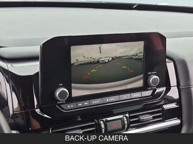 2025 Nissan Pathfinder SV - Photo 22