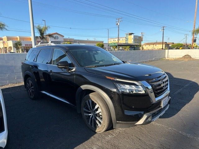 2025 Nissan Pathfinder Platinum Platinum 2WD Regular Gasoline V-6 3.5 L/213 [1]