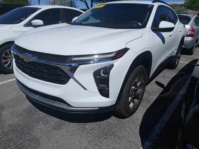 2025 Chevrolet Trax LT FWD 4dr LT Turbocharged Gas 3-Cyl 1.2L/ [0]
