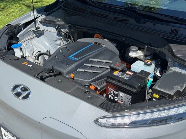 2023 Hyundai Kona Electric Limited Limited FWD Electric [2]