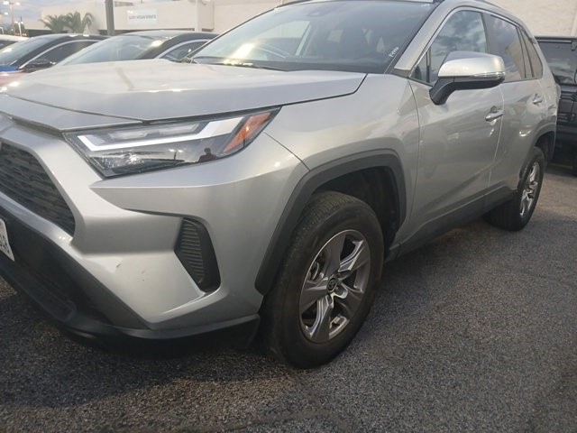 2025 Toyota RAV4 XLE XLE FWD Regular Gasoline I-4 2.5 L/152 [0]