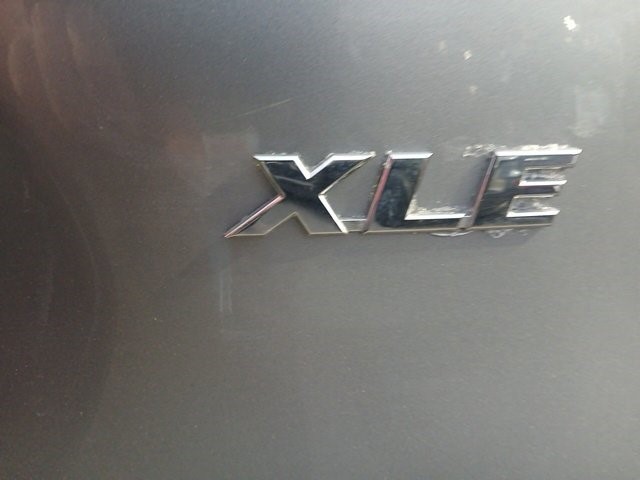 2025 Toyota RAV4 XLE - Photo 7