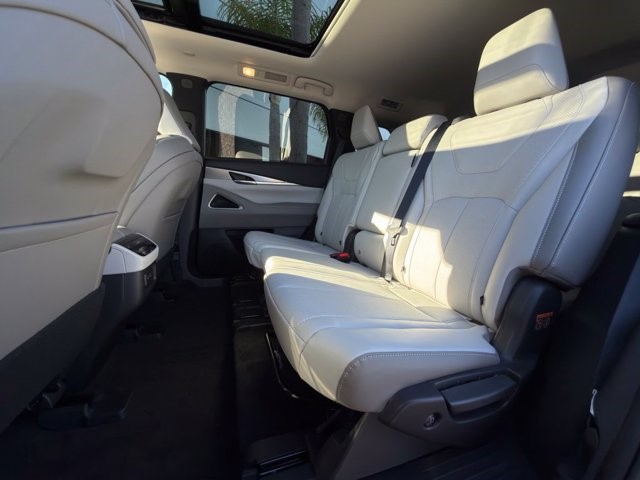 2027 INFINITI QX60 LUXE LUXE FWD Intercooled Turbo Premium Gasoline I-4 2.0 L/122 [18]