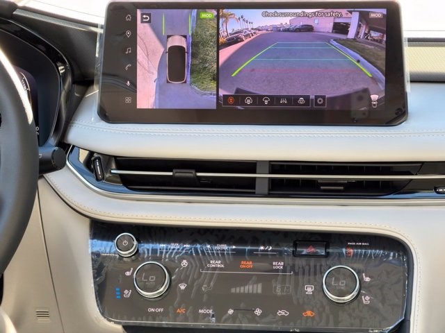 2027 INFINITI QX60 LUXE LUXE FWD Intercooled Turbo Premium Gasoline I-4 2.0 L/122 [34]