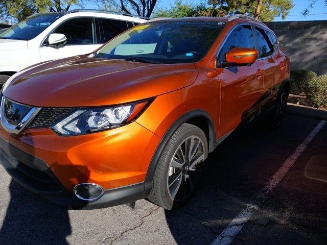 2017 Nissan Rogue Sport SL FWD SL Regular Unleaded I-4 2.0 L/122 [9]