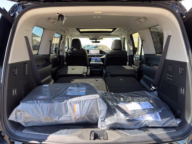 2027 INFINITI QX80 LUXE LUXE RWD Twin Turbo Premium Gasoline V-6 3.5 L/213 [28]