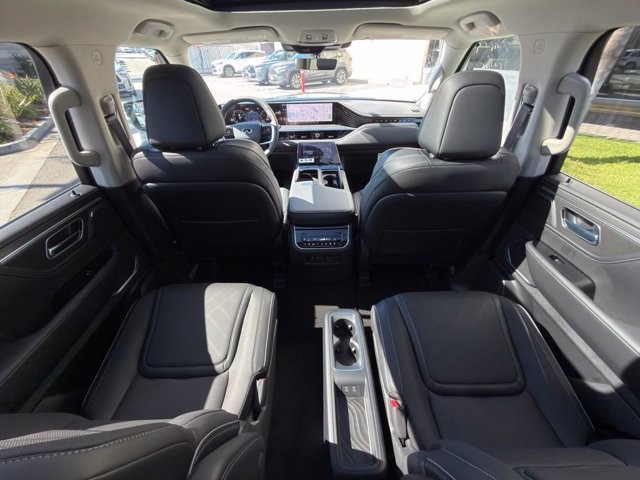 2027 INFINITI QX80 LUXE LUXE AWD Twin Turbo Premium Gasoline V-6 3.5 L/213 [32]