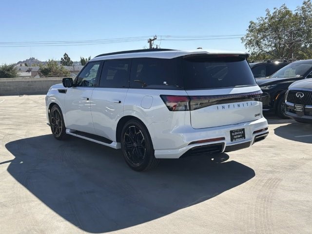 2027 Infiniti QX80 photo 3