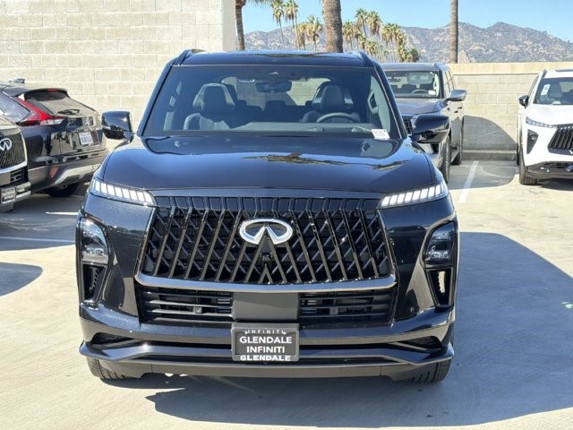 2027 Infiniti QX80 photo 2