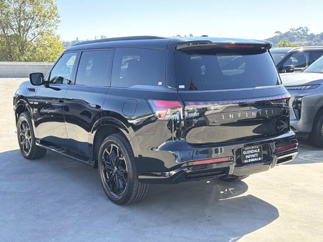 2027 Infiniti QX80 photo 3