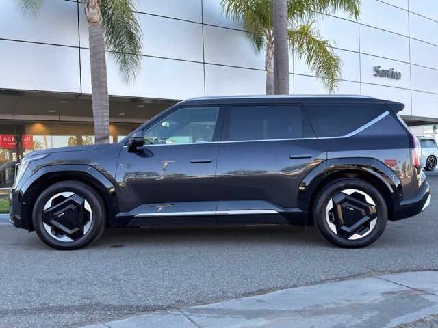 2024 Kia EV9 Land Land AWD Electric [2]
