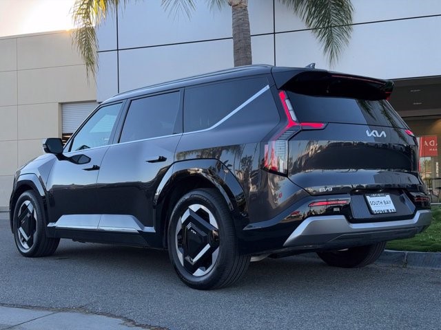 2024 Kia EV9 Land Land AWD Electric [3]