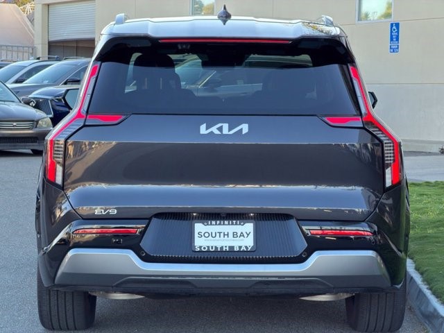 2024 Kia EV9 Land Land AWD Electric [4]