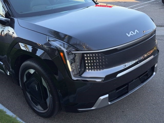 2024 Kia EV9 Land Land AWD Electric [8]